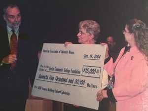 Pam Wolfe (r) and AAUW president Pat Plunket